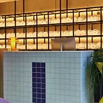 Urban Nature - Badeschloss Hotell