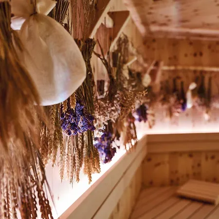 Urban Nature - Badeschloss Hotel 4*