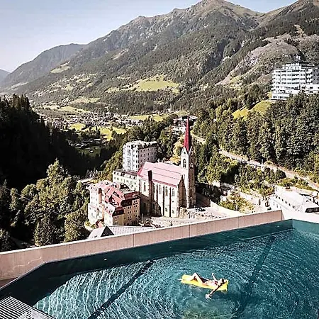 Urban Nature - Badeschloss Hotel Bad Gastein