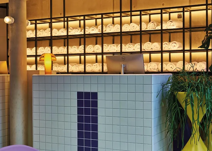 Urban Nature - Badeschloss Hotel